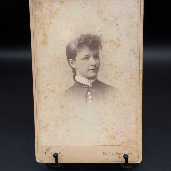 Antique Cabinet Card Photo C.F. Cook Wilkes Barre PA Young Woman Portrait 1800s - Picture 1 of 7